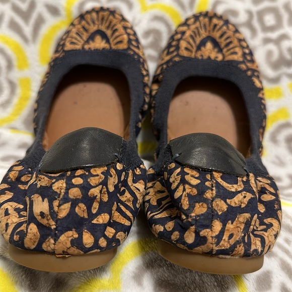 Size 7.5 Lucky Brand patterned ballet flat - unique print, hard to find - Picture 4 of 9